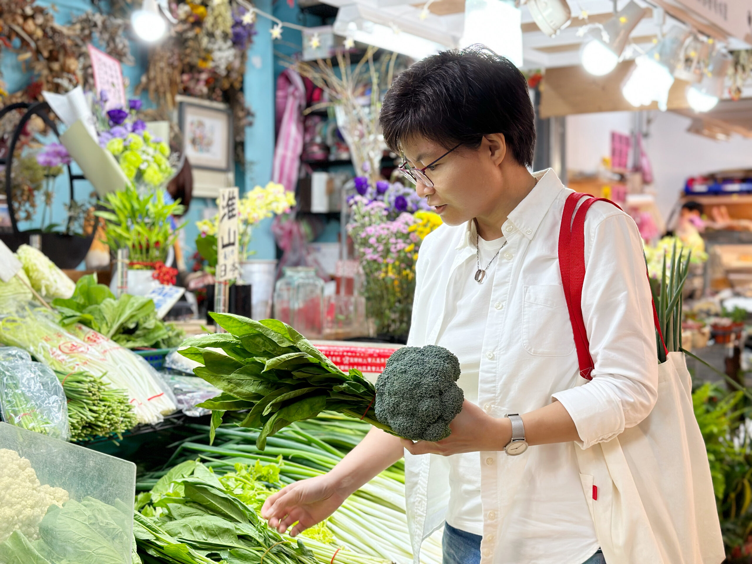 呂美寶照片 買菜